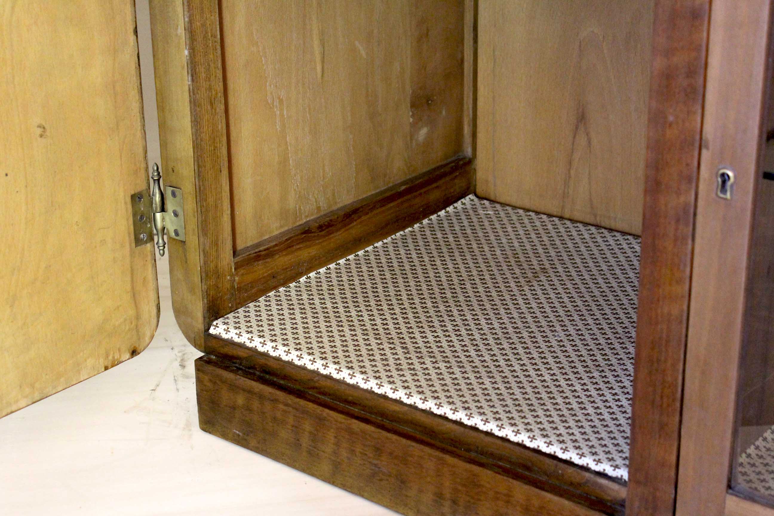 1930s walnut credenza in art deco style
