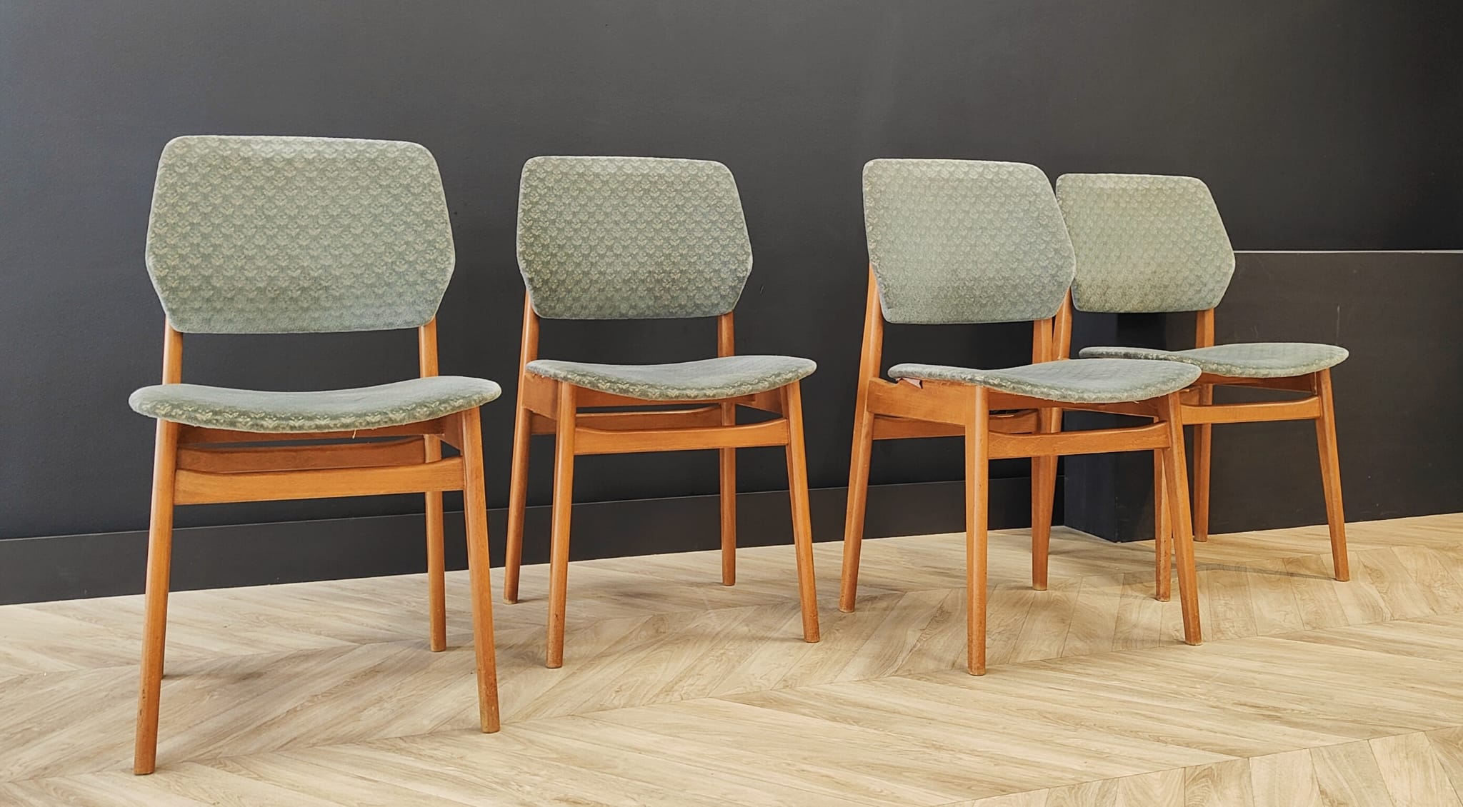 Set 4 chairs