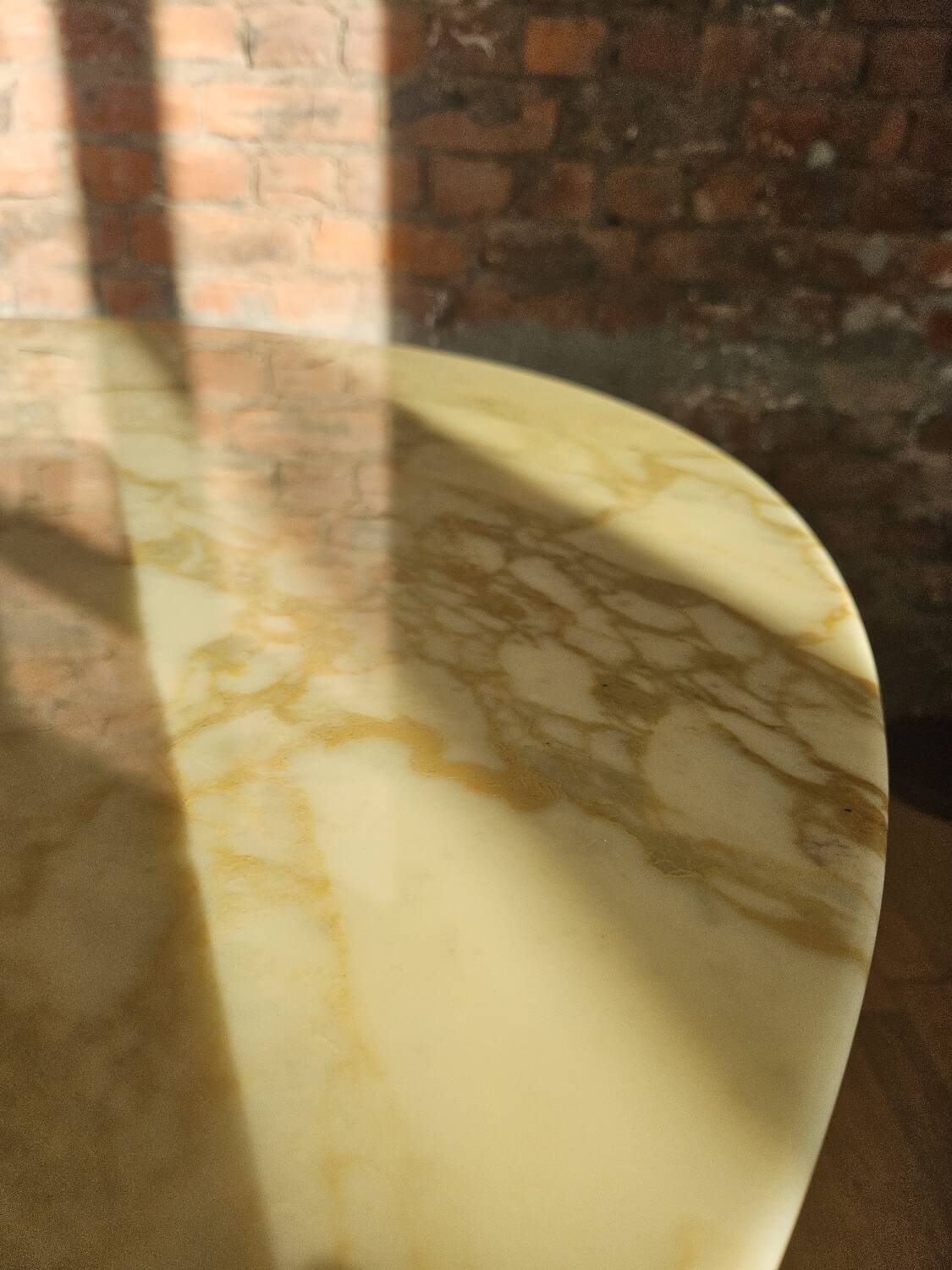 Table Eero by Knoll 1970