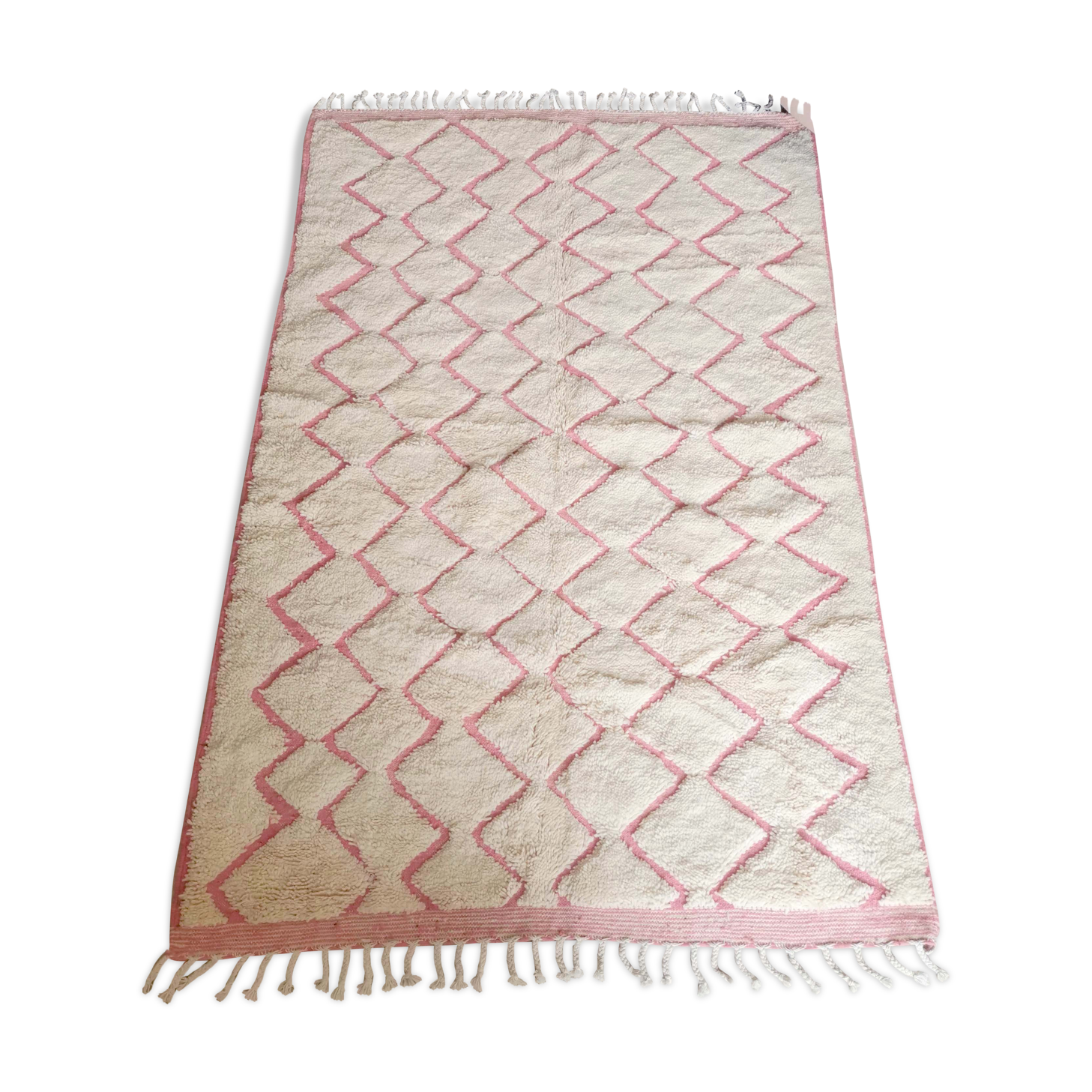 Tapis berbère béni ouarain à losanges rose et blanc