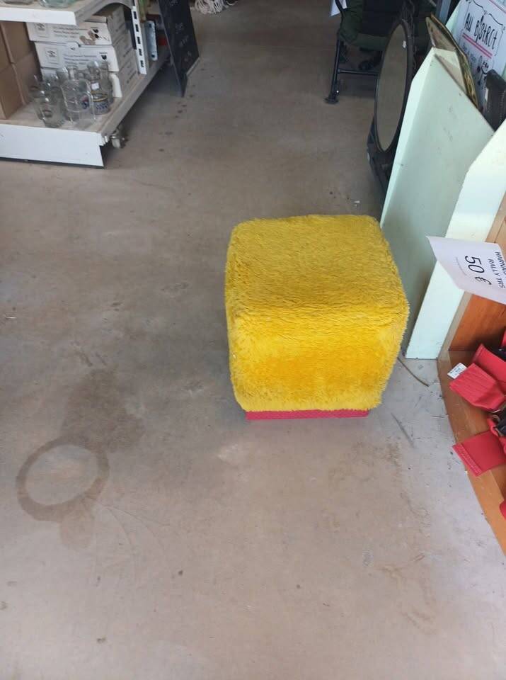 60s/70s furry pouf stool
