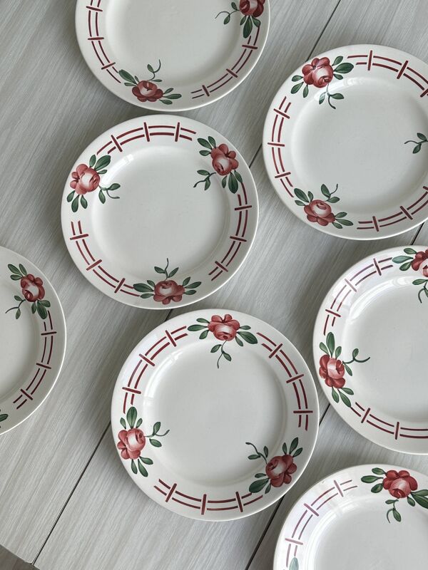Set de 8 assiettes anciennes en faïence