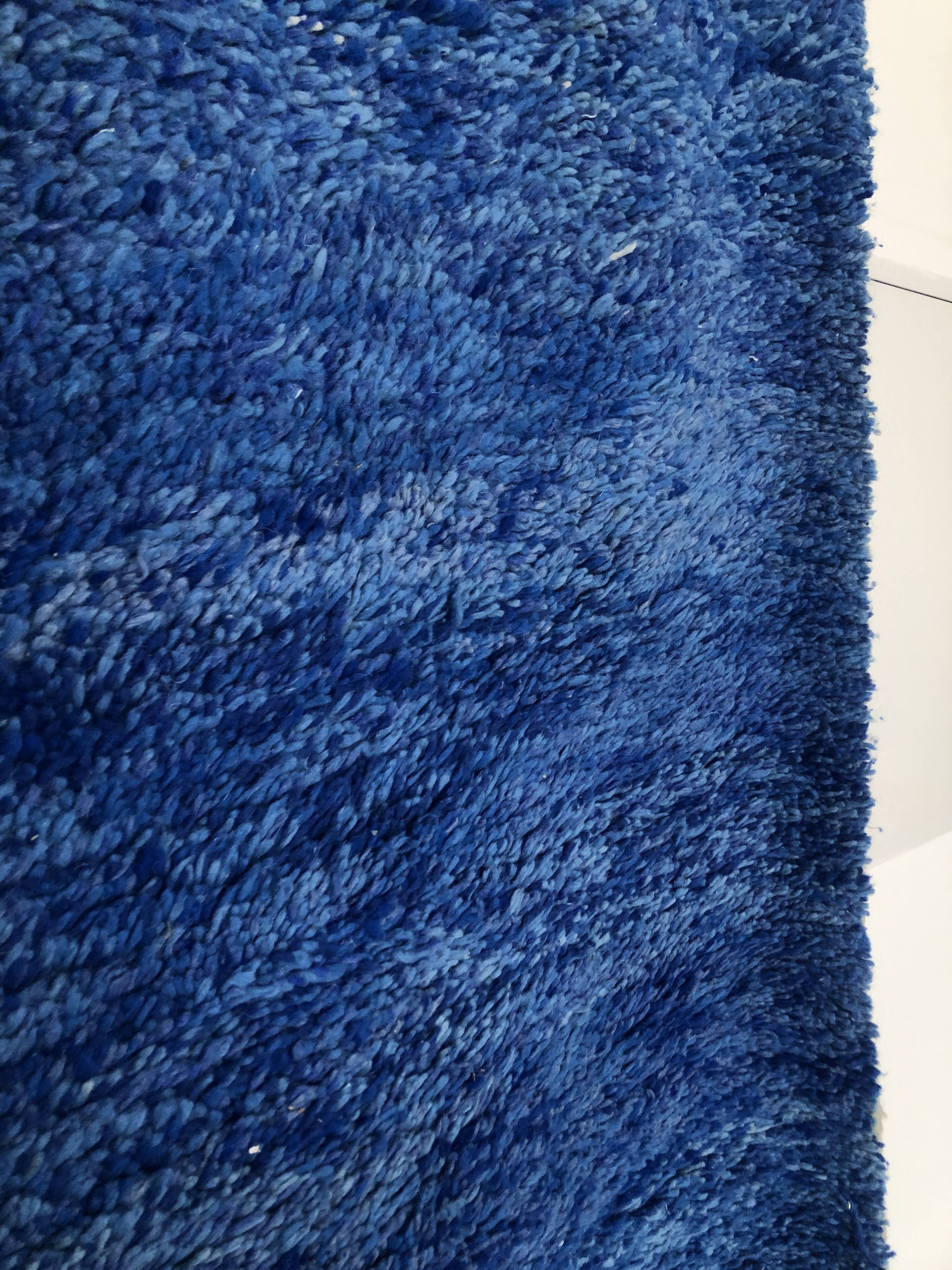 Moroccan Berber carpet Beni Ouarain plain blue mottled 3,19x2.24m