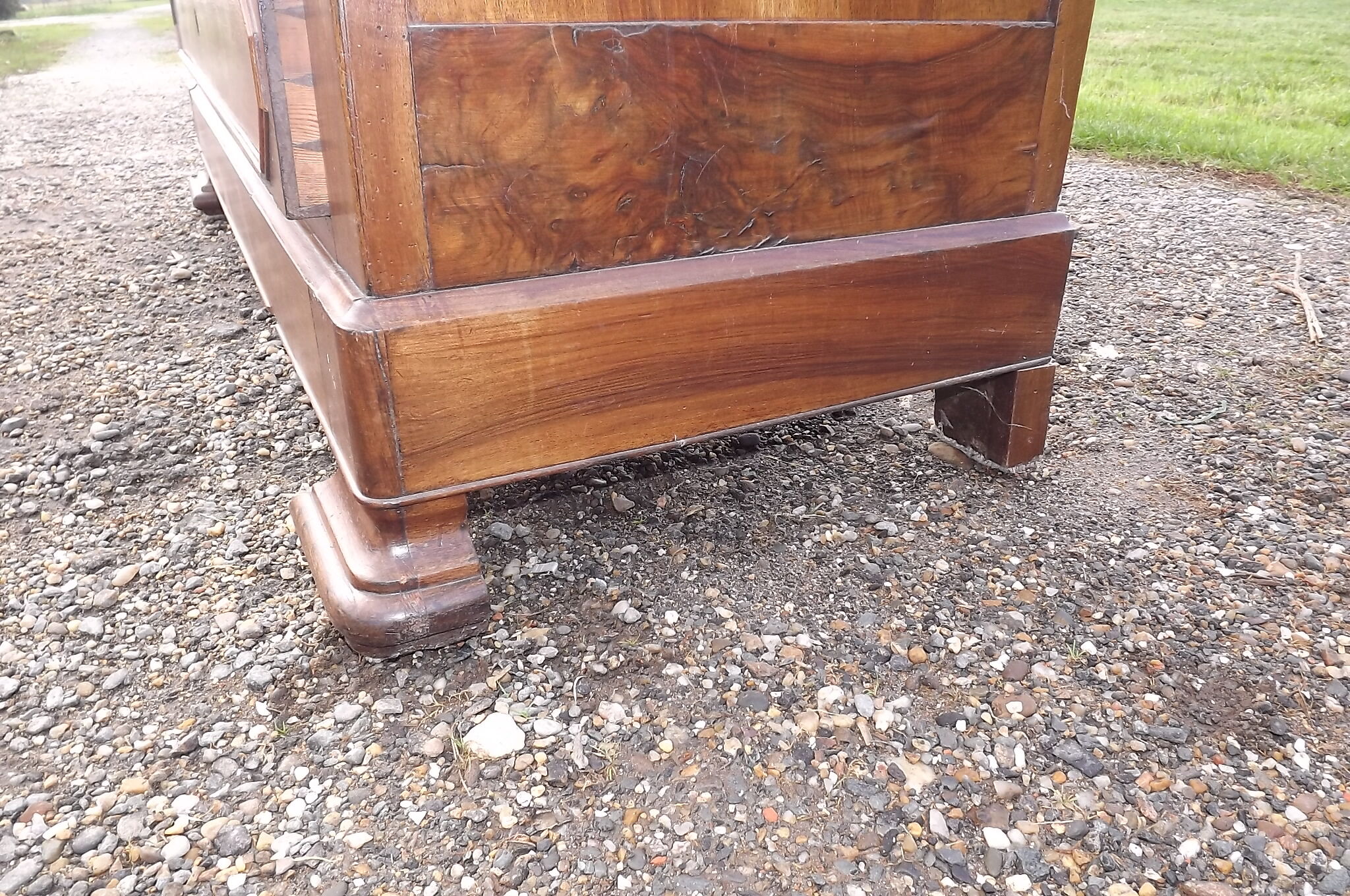 Armoire Louis-Philippe en noyer du XIXème