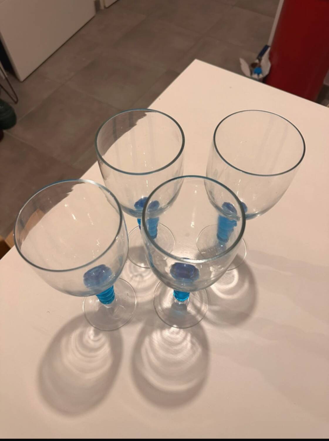 Set of 4 cobalt blue wine glasses - Progression pattern - Gibson - Perfect