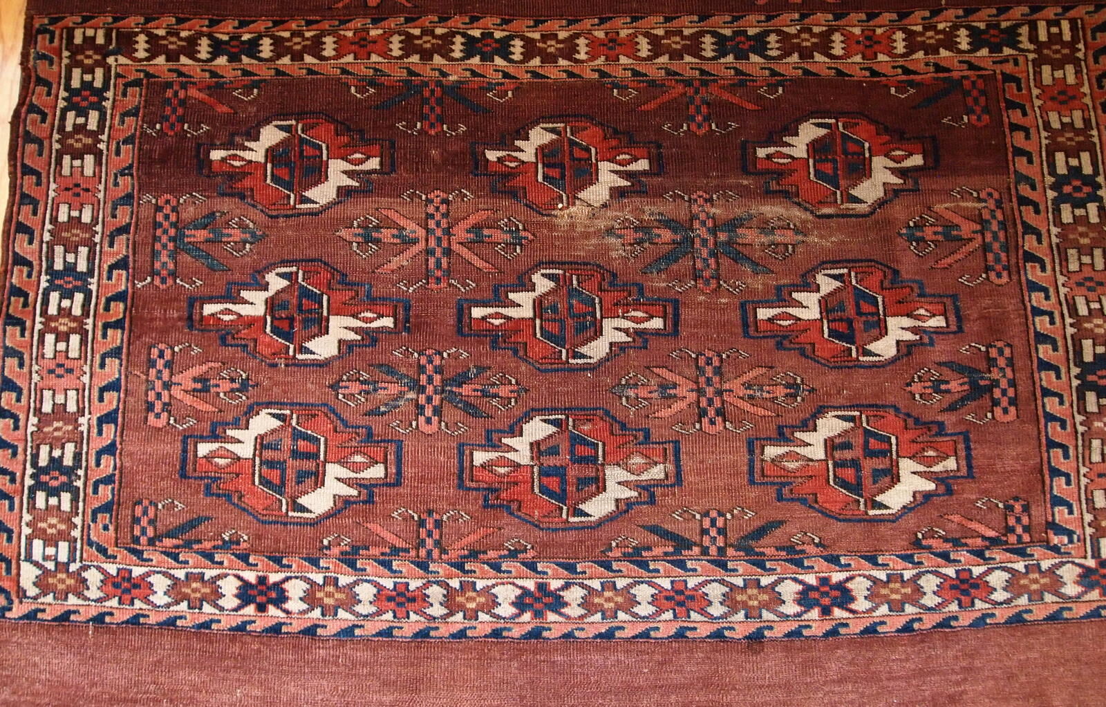 Turkmen Yomud rug done hand 81cmx106cm