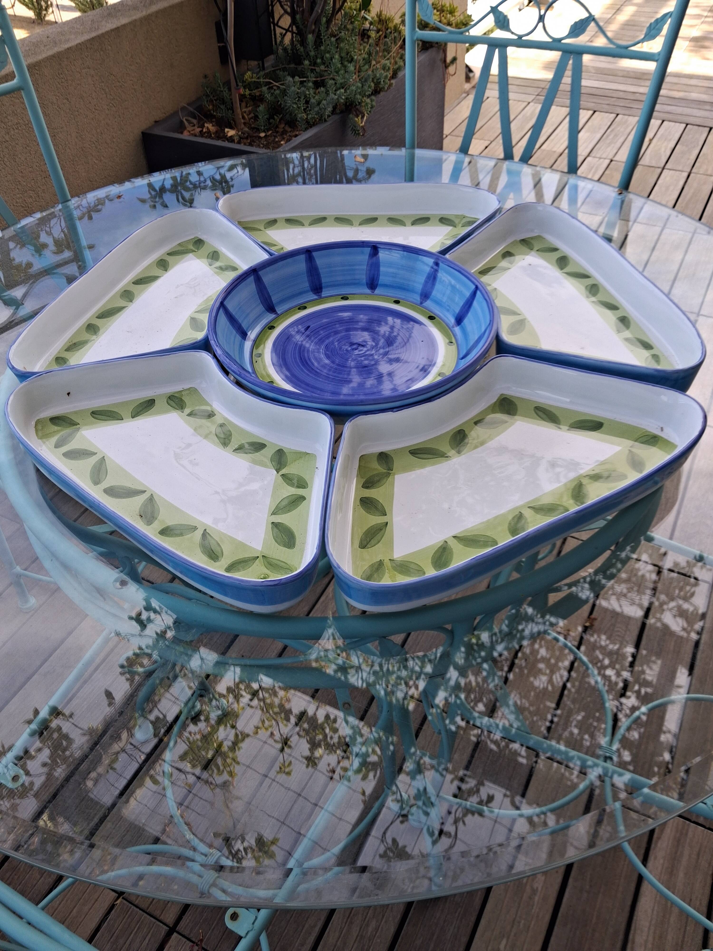 hors d'oeuvres service