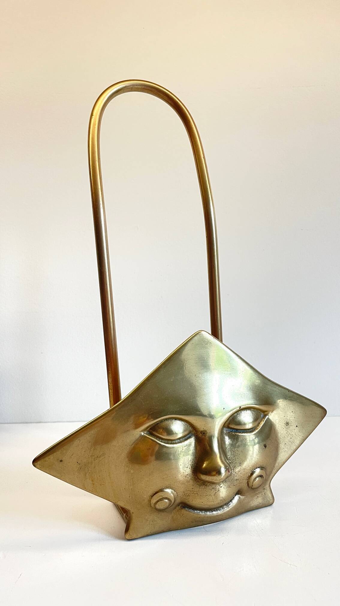 Display star shape mail holder in vintage brass