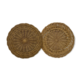 2 wicker trays
