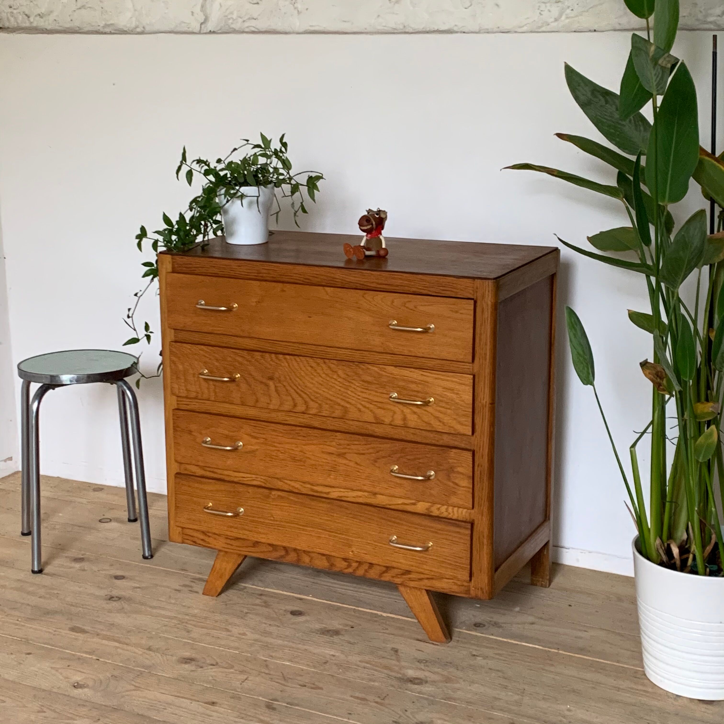 Vintage dresser in oak foot compass