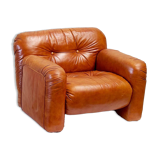 Comfortable Italian lounge chair