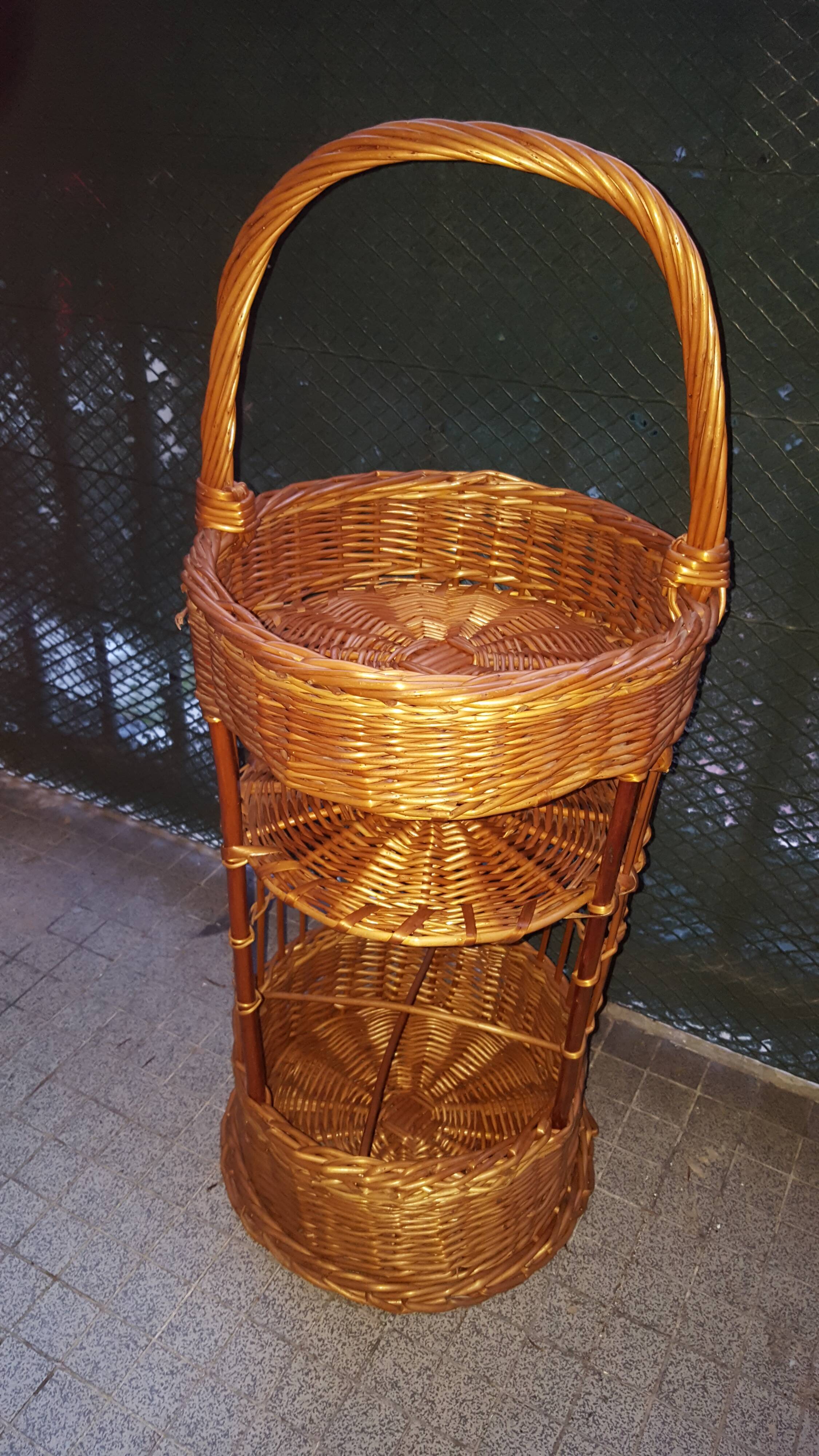 Vintage rattan bar