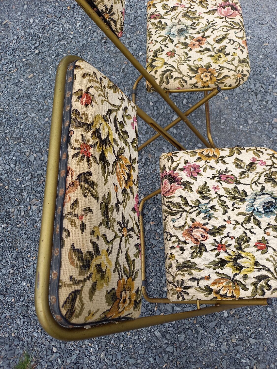 2 folding chairs lausanne vintage tapestry