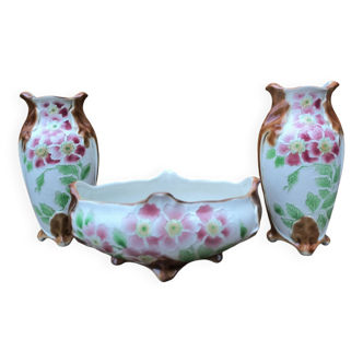 Jardiniere and its two vases