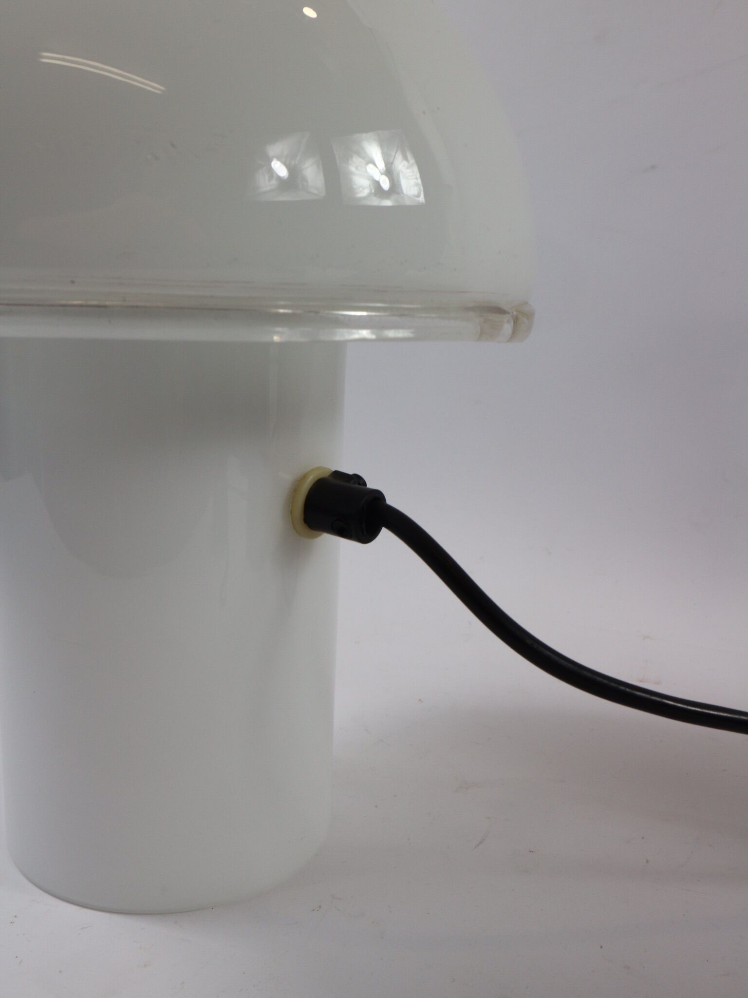 White glass table lamp, Onfale, Artemis by Vistosi, 70s production