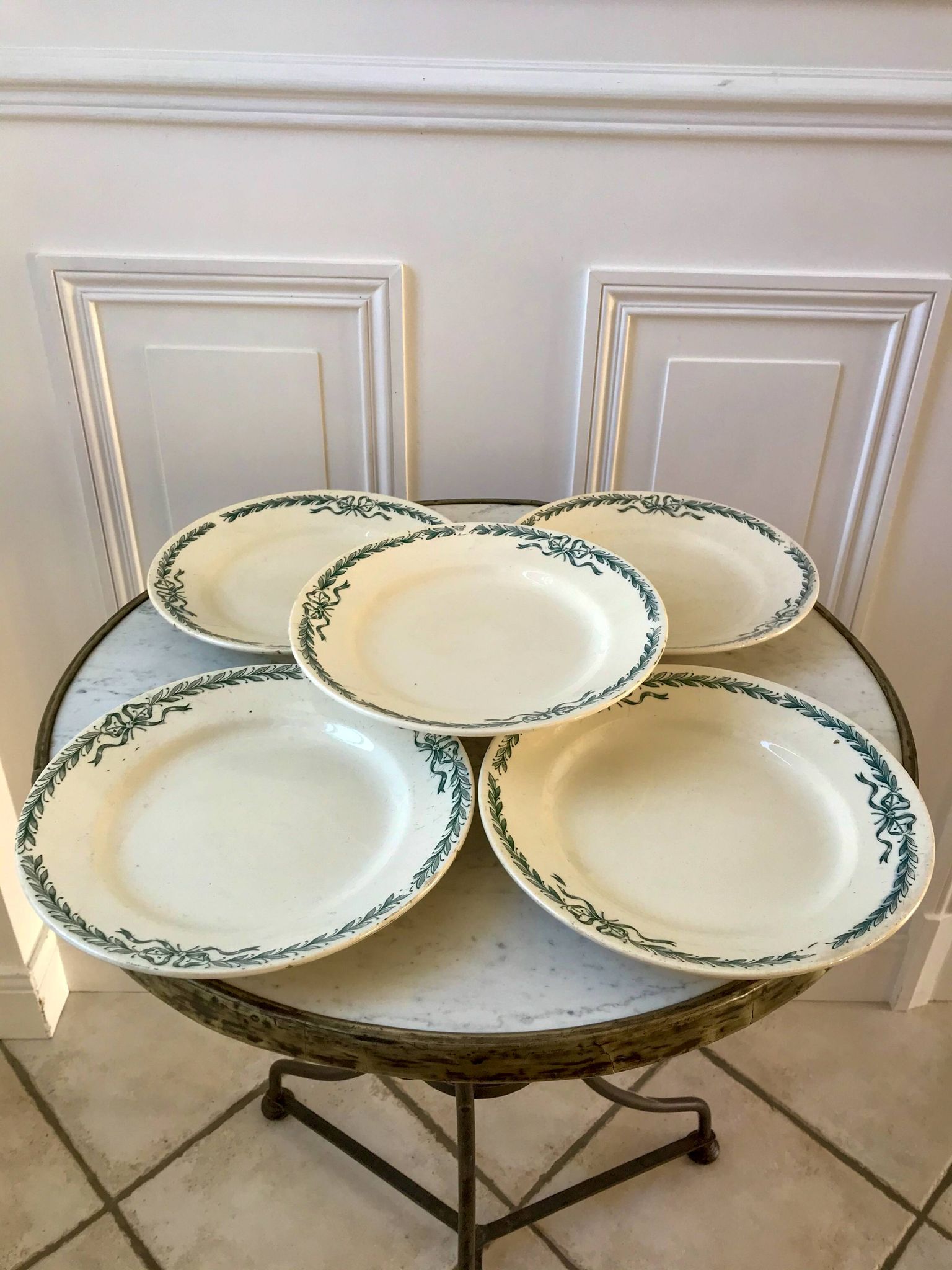 set of 5 large flat plates in Terre de Fer Longchamp model Belleville late 19th century