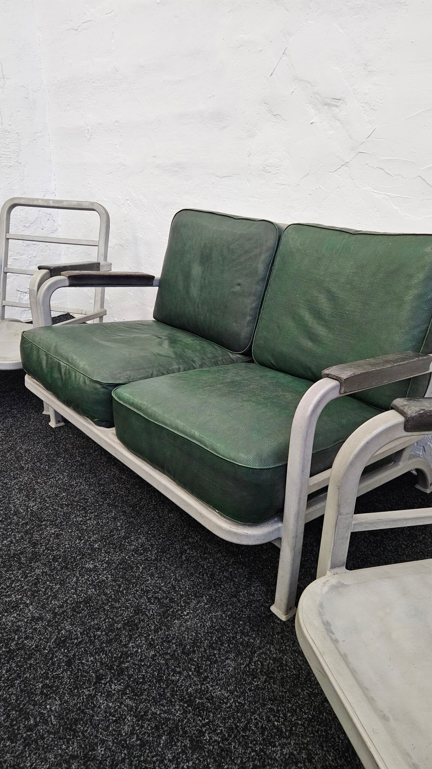 Mid century US Army Aluminium  Sofa and Armchairs by Hans H. Hunnebeck,1953