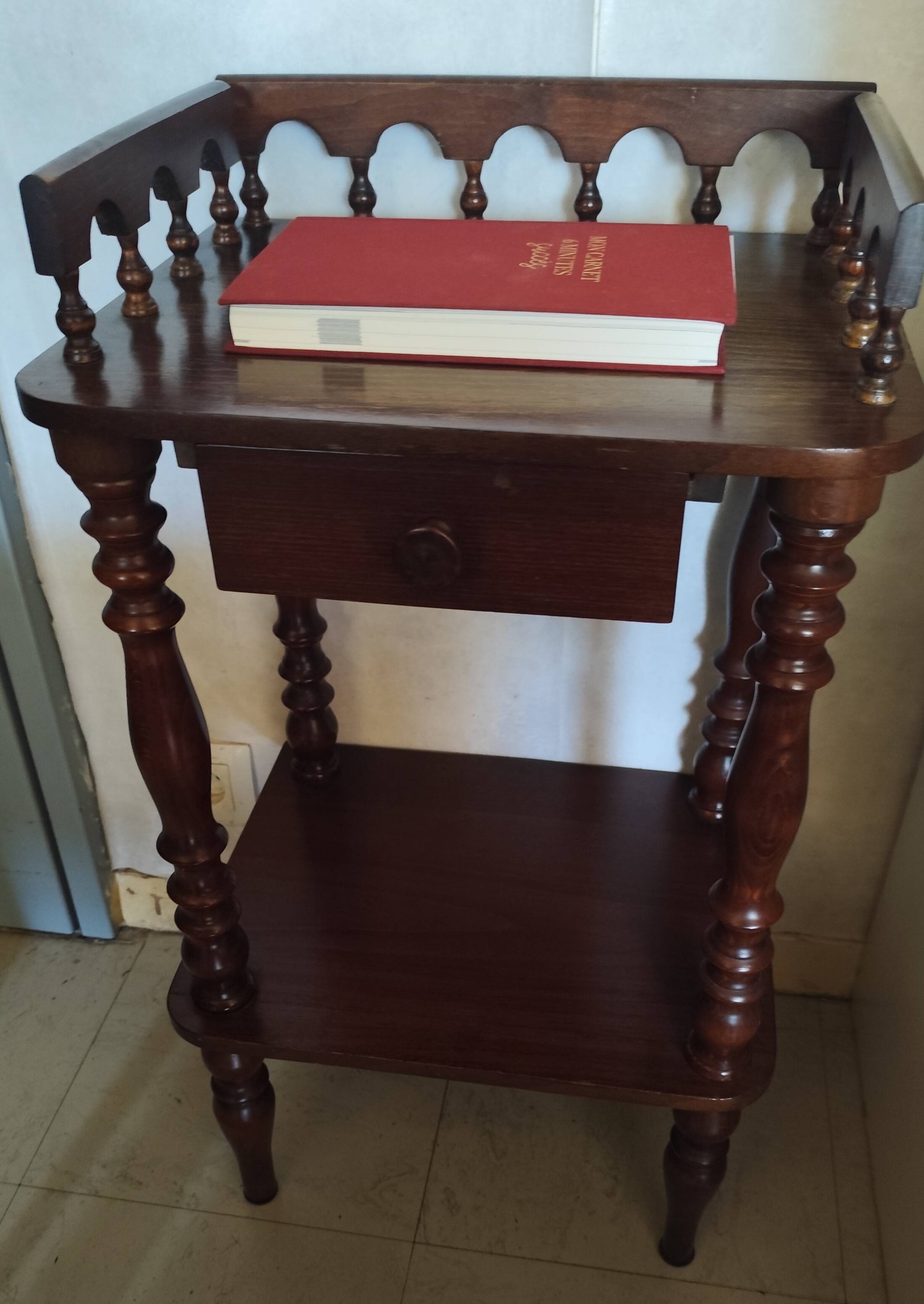 Bedside table