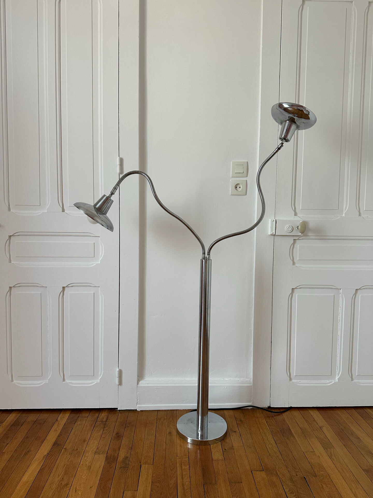 Design floor lamp with 2 flexible arms - vintage