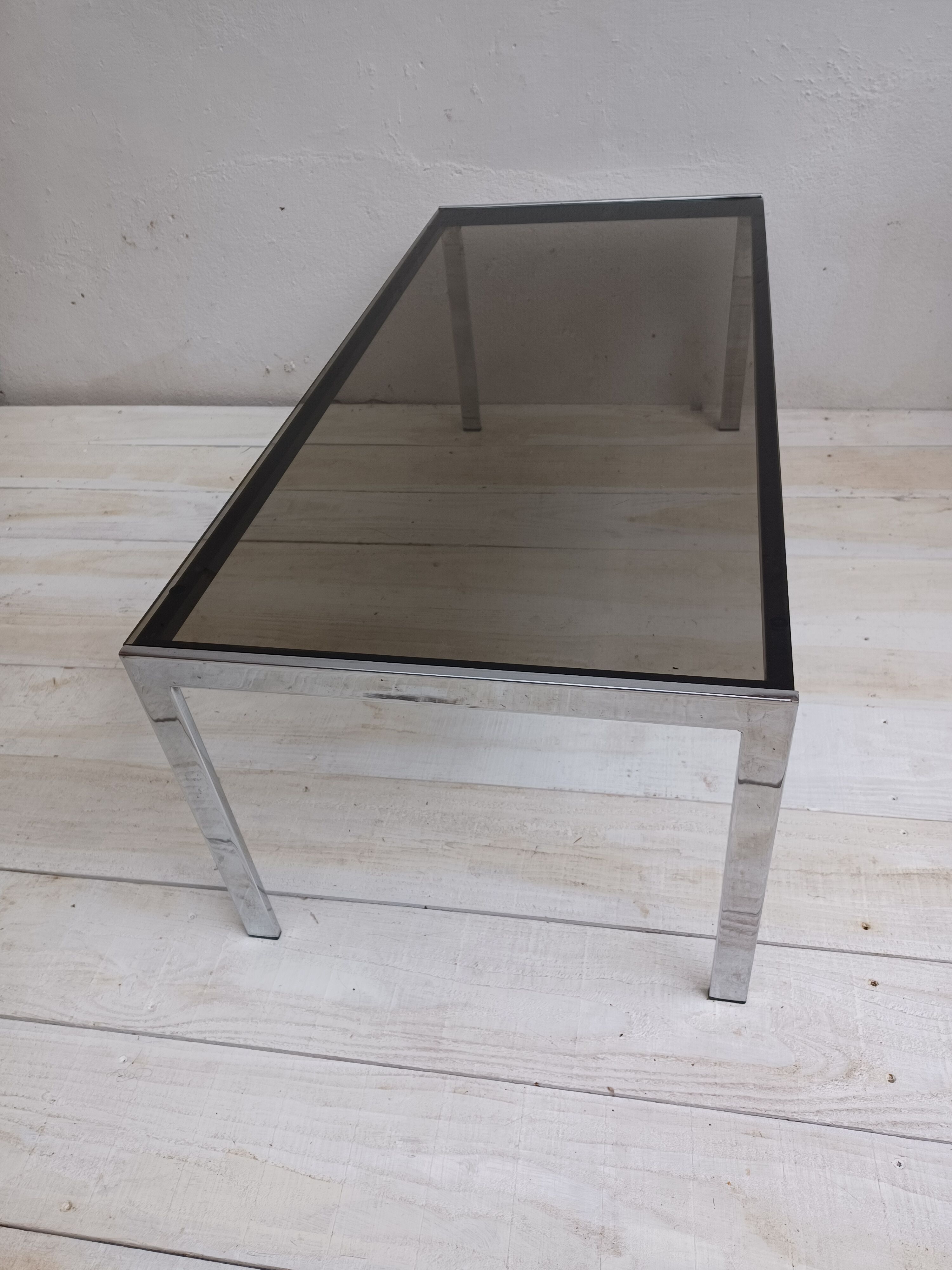 Table basse , verre fumé