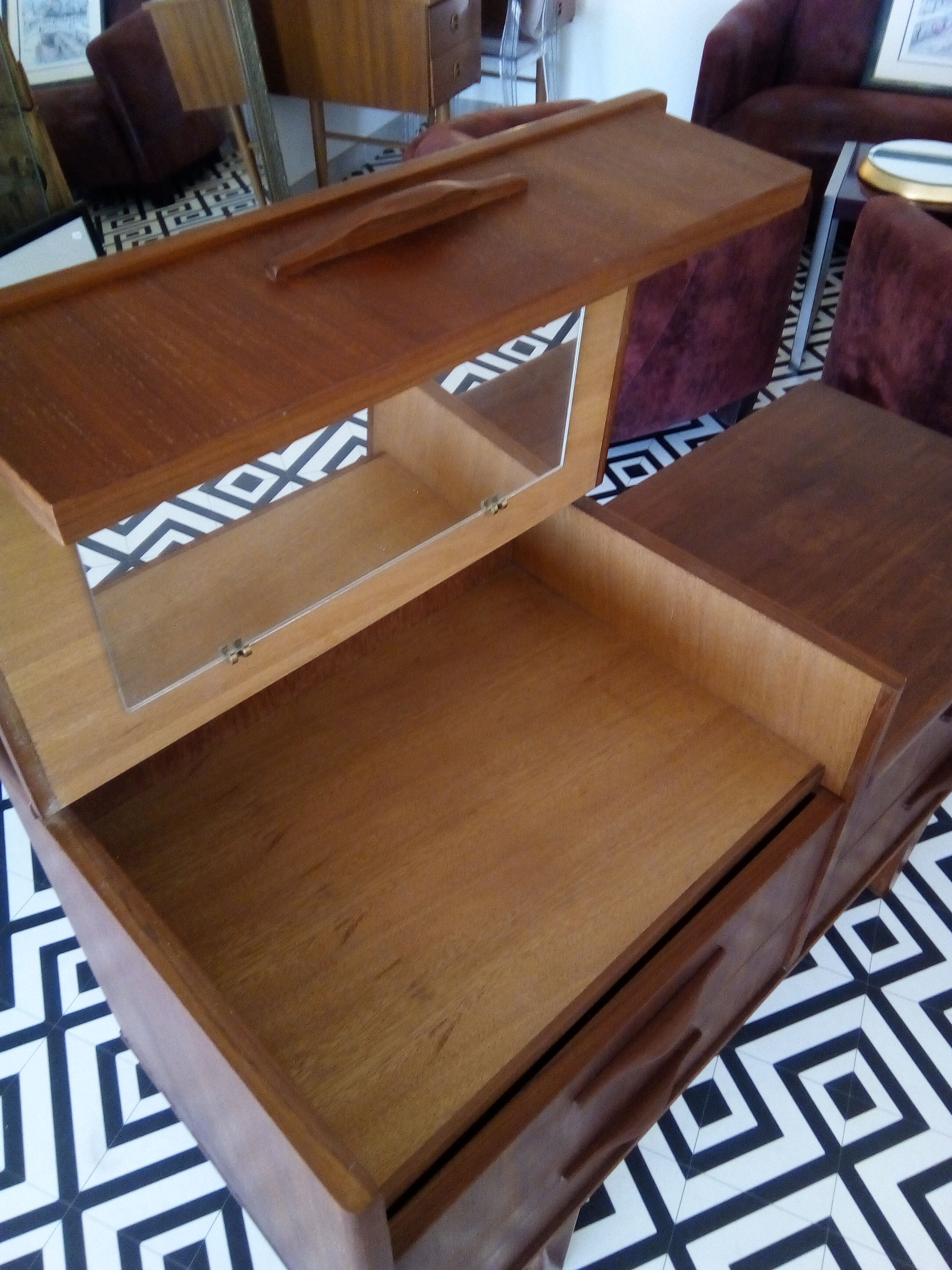 Scandinavian chest drawers