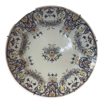 Plat rond en faience de Rouen XIX siècle