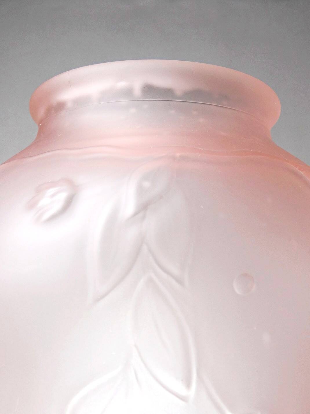 Large art deco style vase in molded/pressed pink glass paste