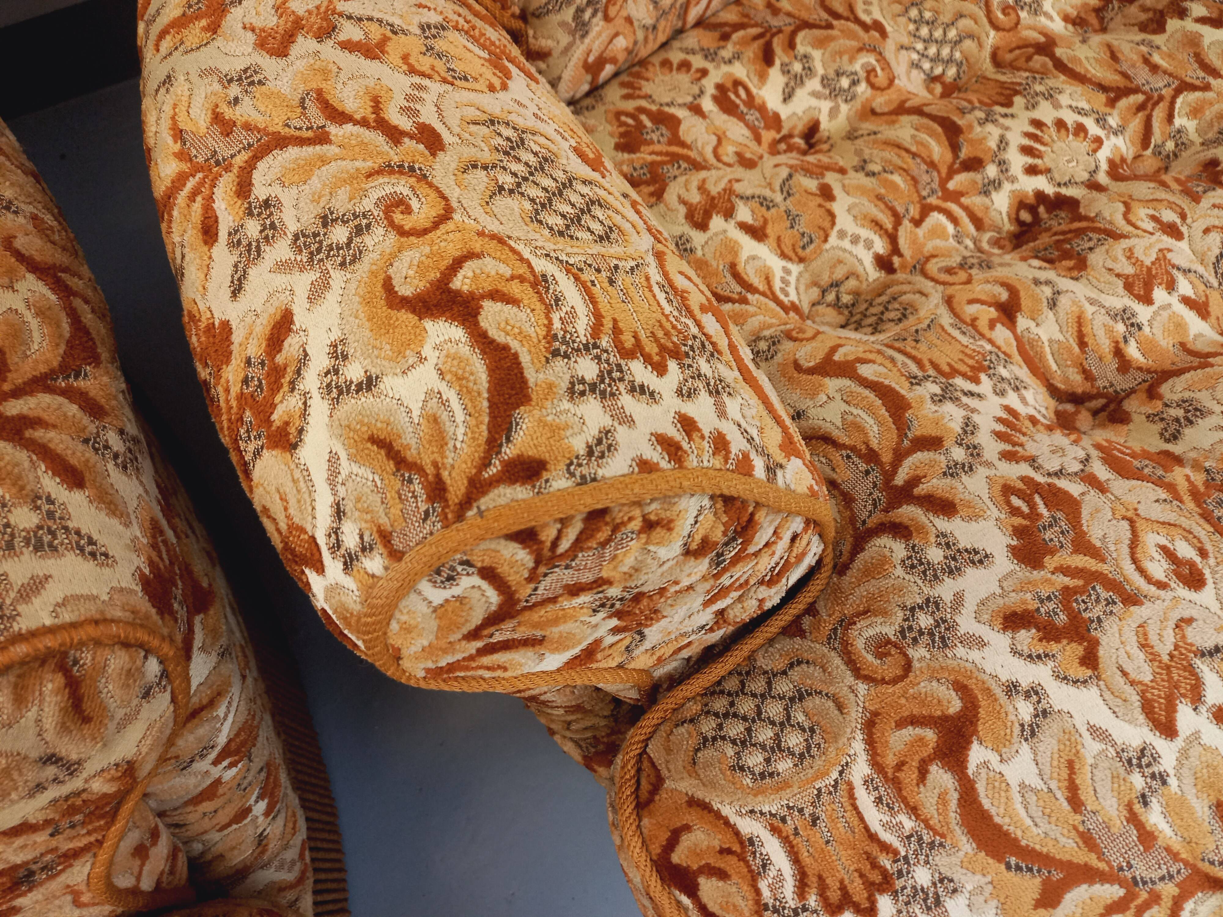 Set of 2 vintage armchairs in floral fabric with fringes from the 60s 70s