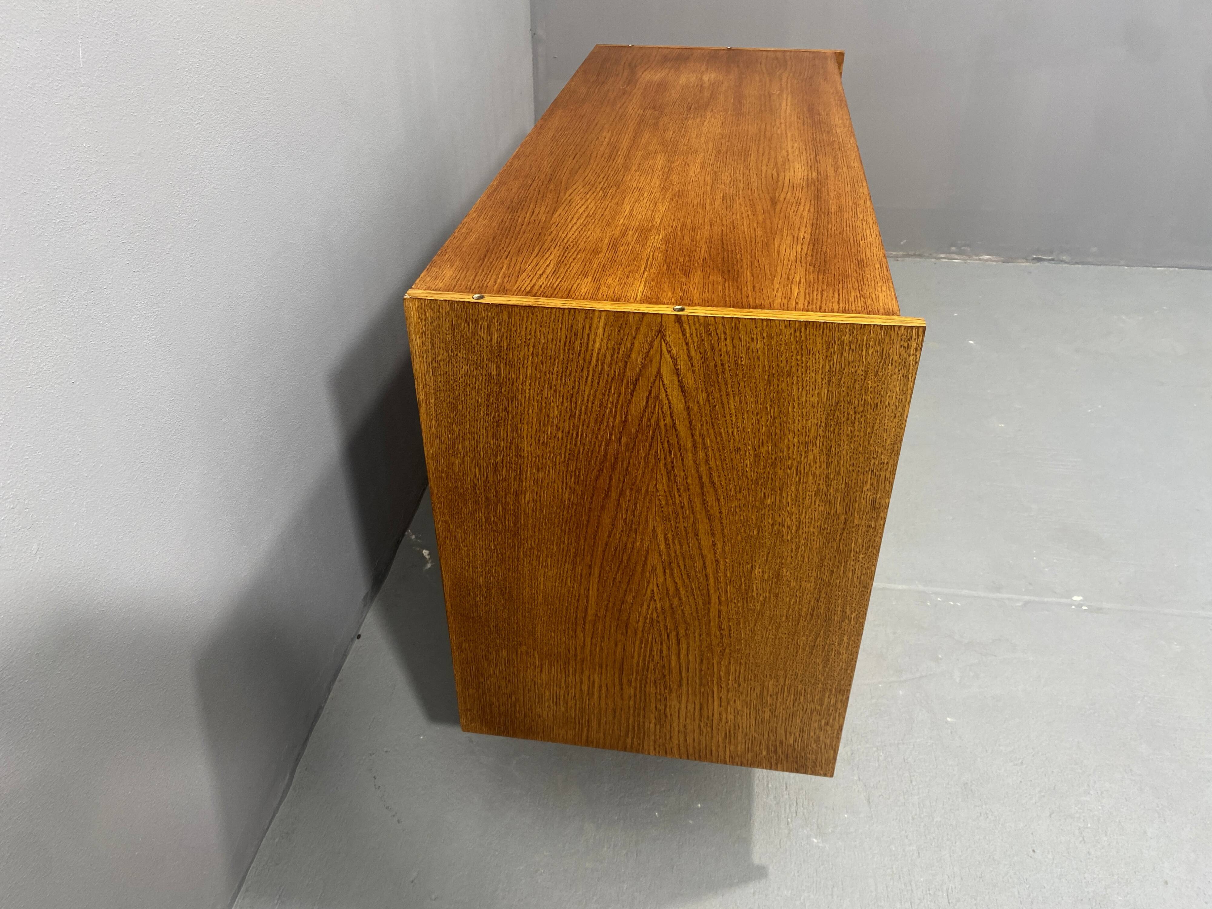 Commode du milieu du siècle n° U-453 de Jiri Jiroutek, Tchécoslovaquie, années 1960