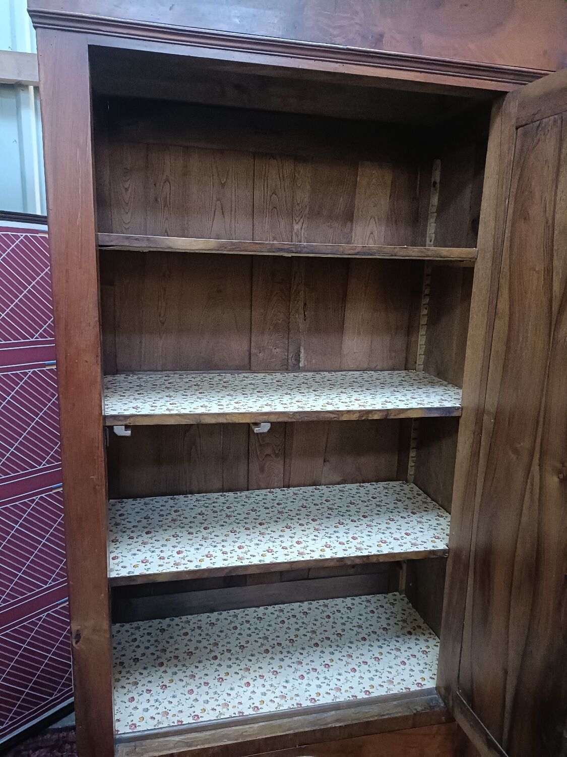 Cabinet bonnetière in solid oak and partial veneer