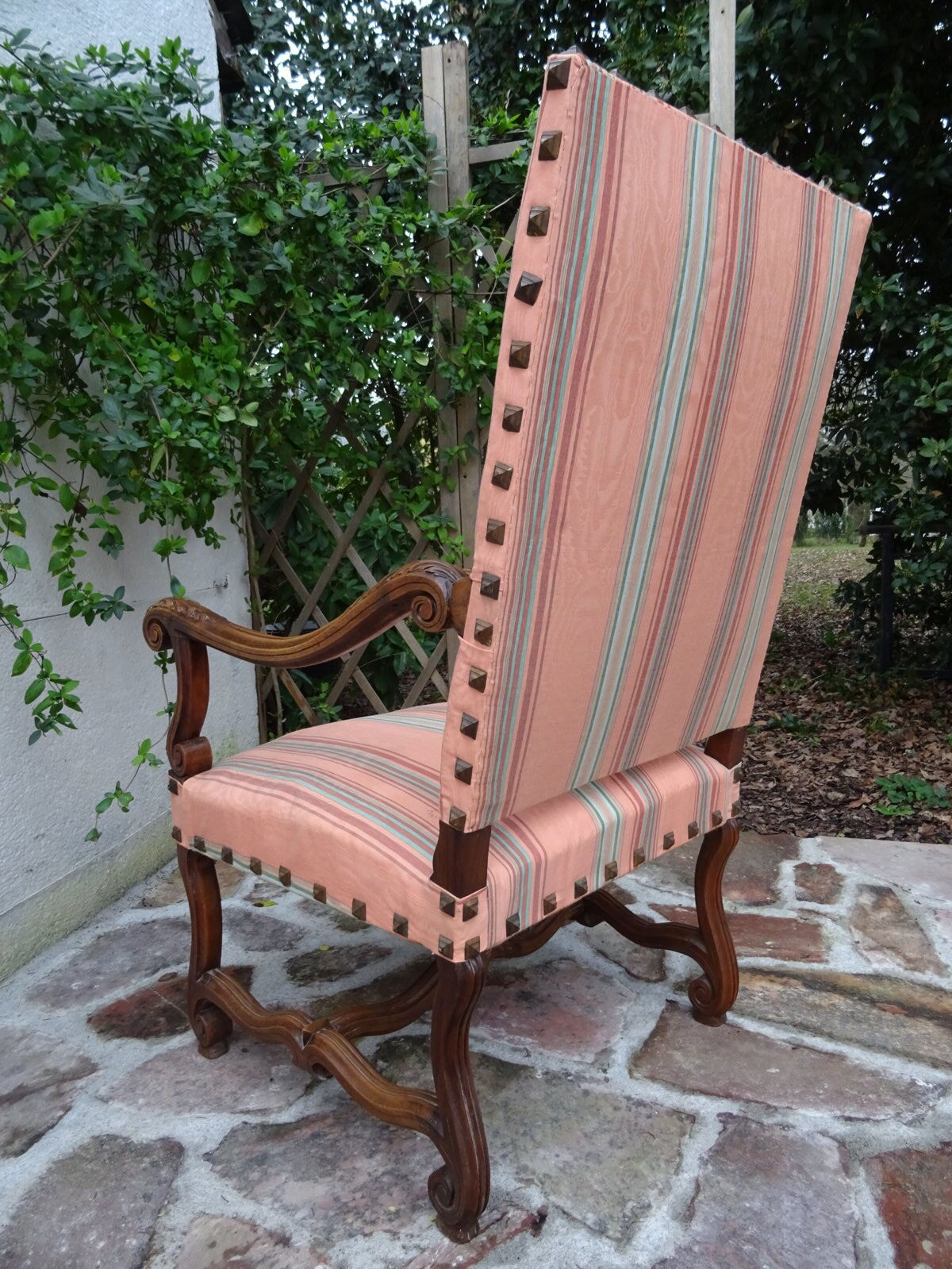 Louis XIII acanthe-leaf chair