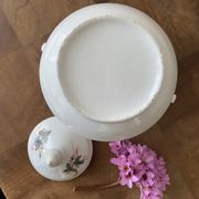 Pot et son couvercle en céramique à fleurs