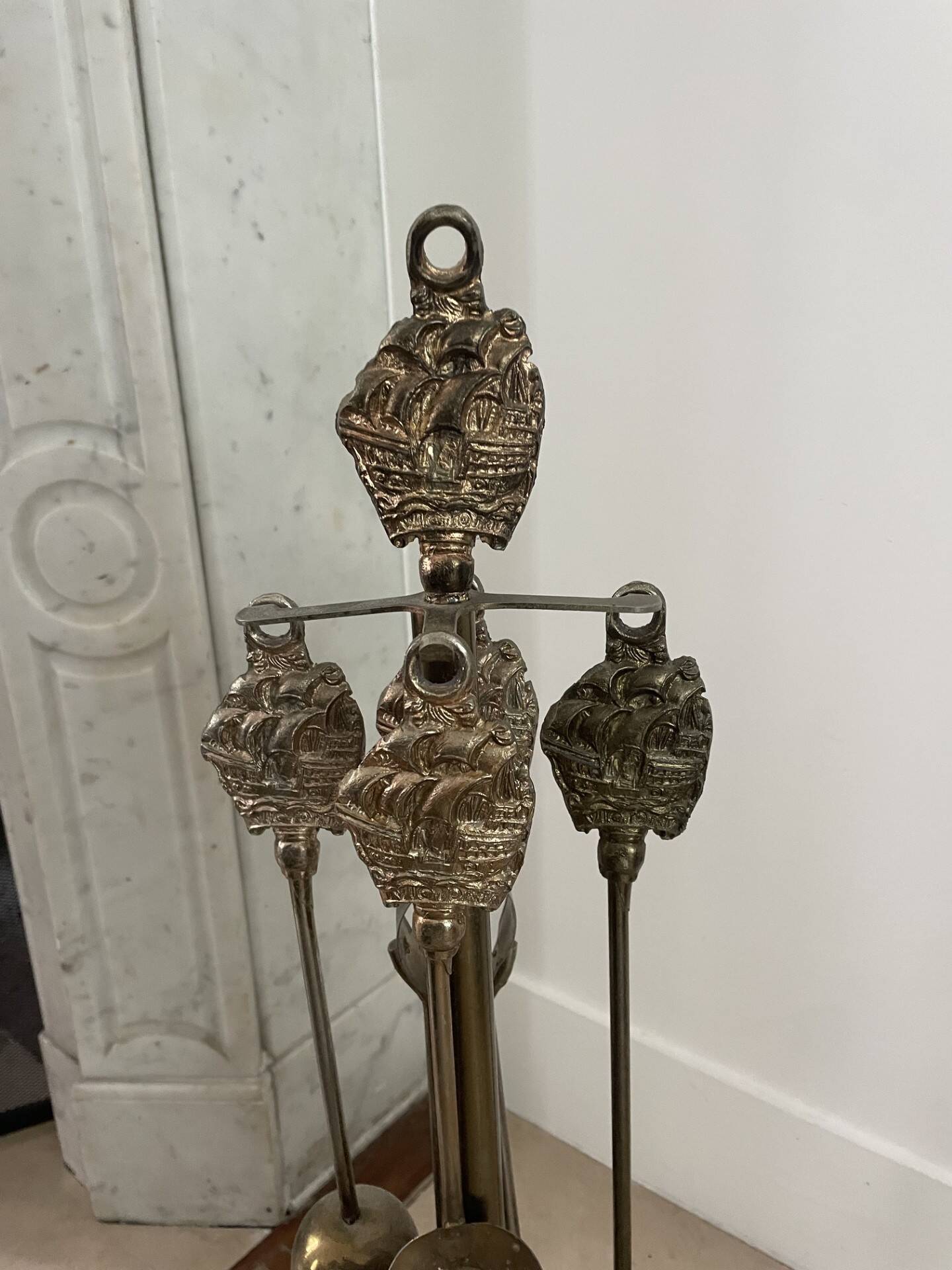 Fireplace tool set