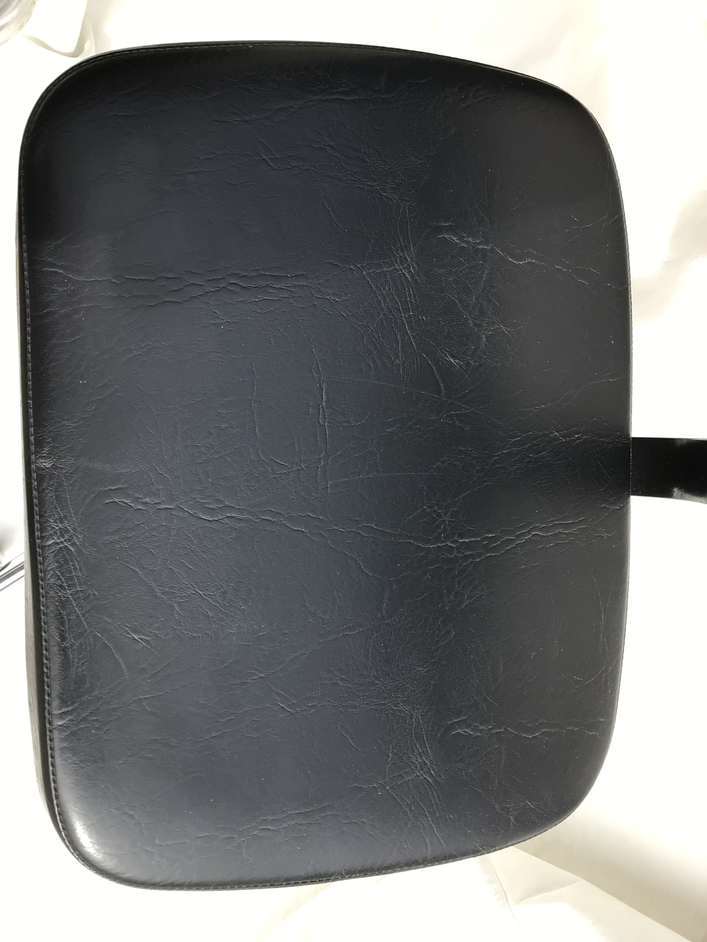 Adjustable swivel desk chair with 70's wheels