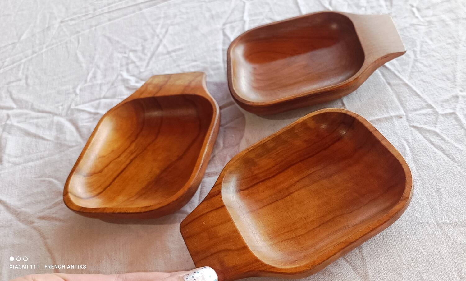 3 ramekins, appetizer/snack ramekins, made of olive wood.