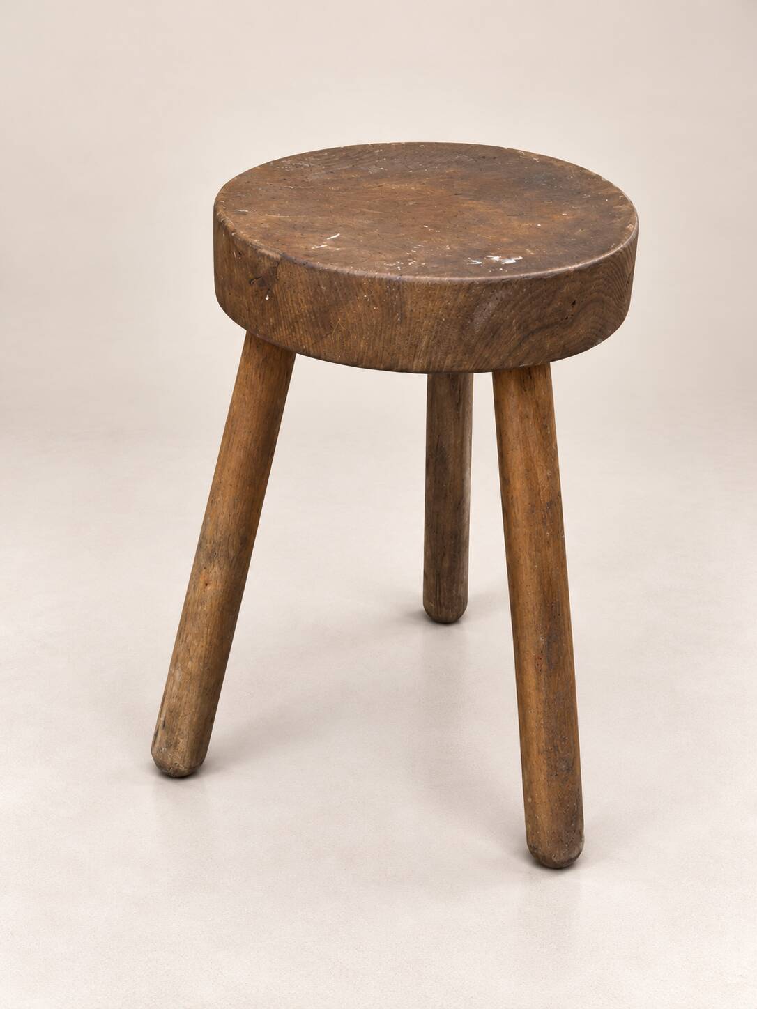 Vintage tripod stool in solid wood – brutalist spirit / folk art