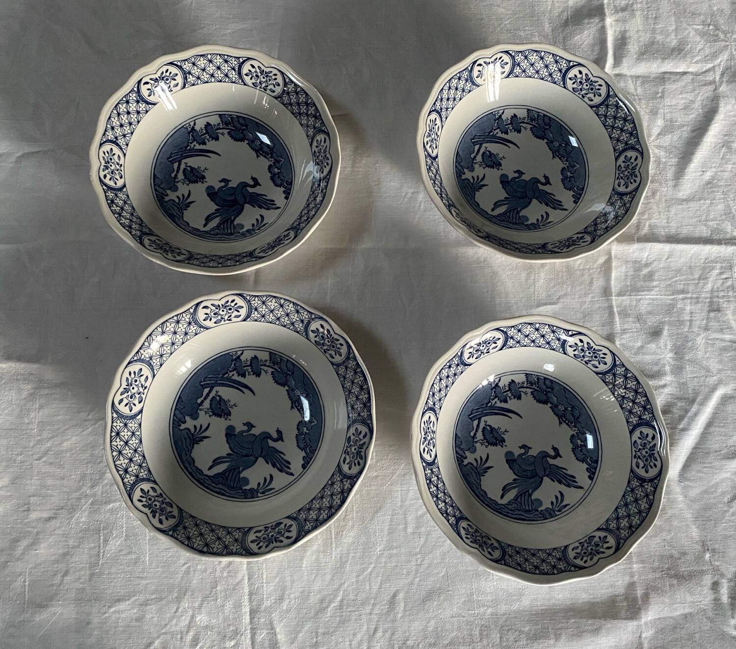 Set of 4 large Old Chelsea antique Mason's bowls