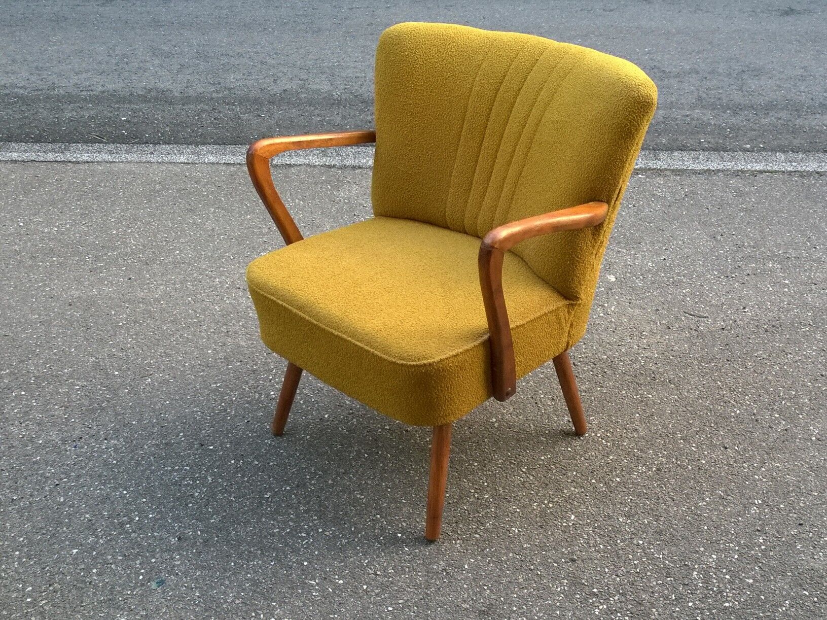 fauteuil cocktail à accoudoirs