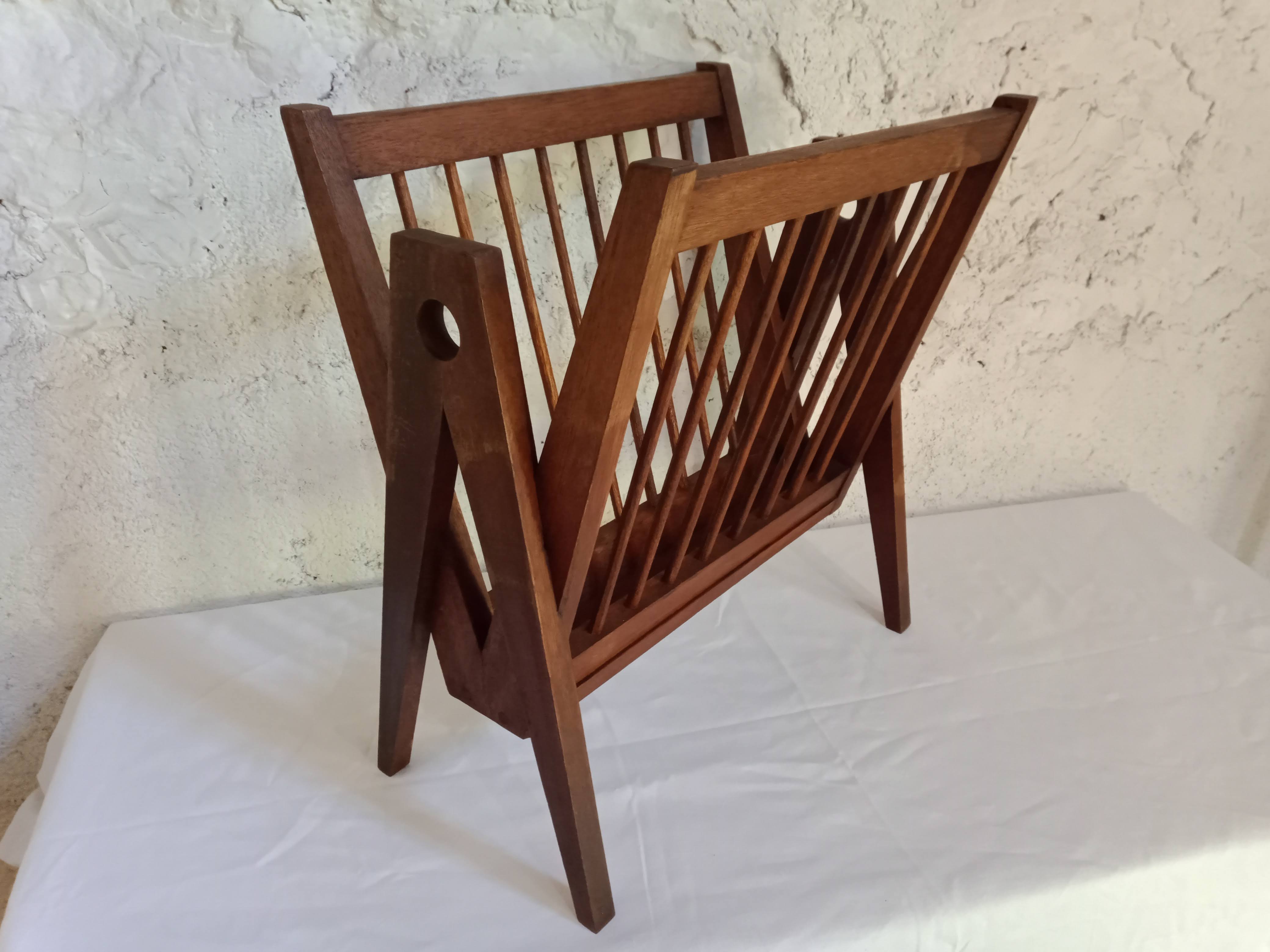 Newspaper holder compass feet 50s