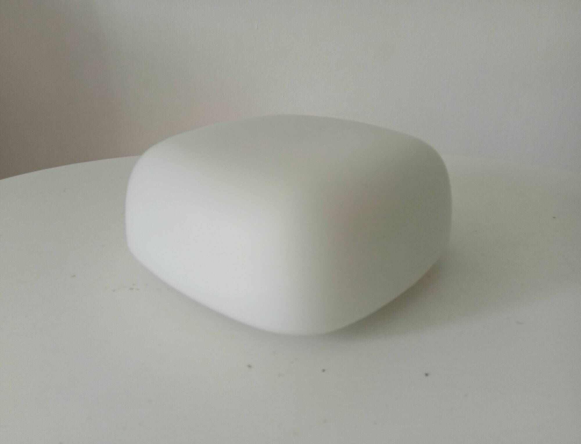 Vintage Italian ceiling light in opaline from the 1960s.