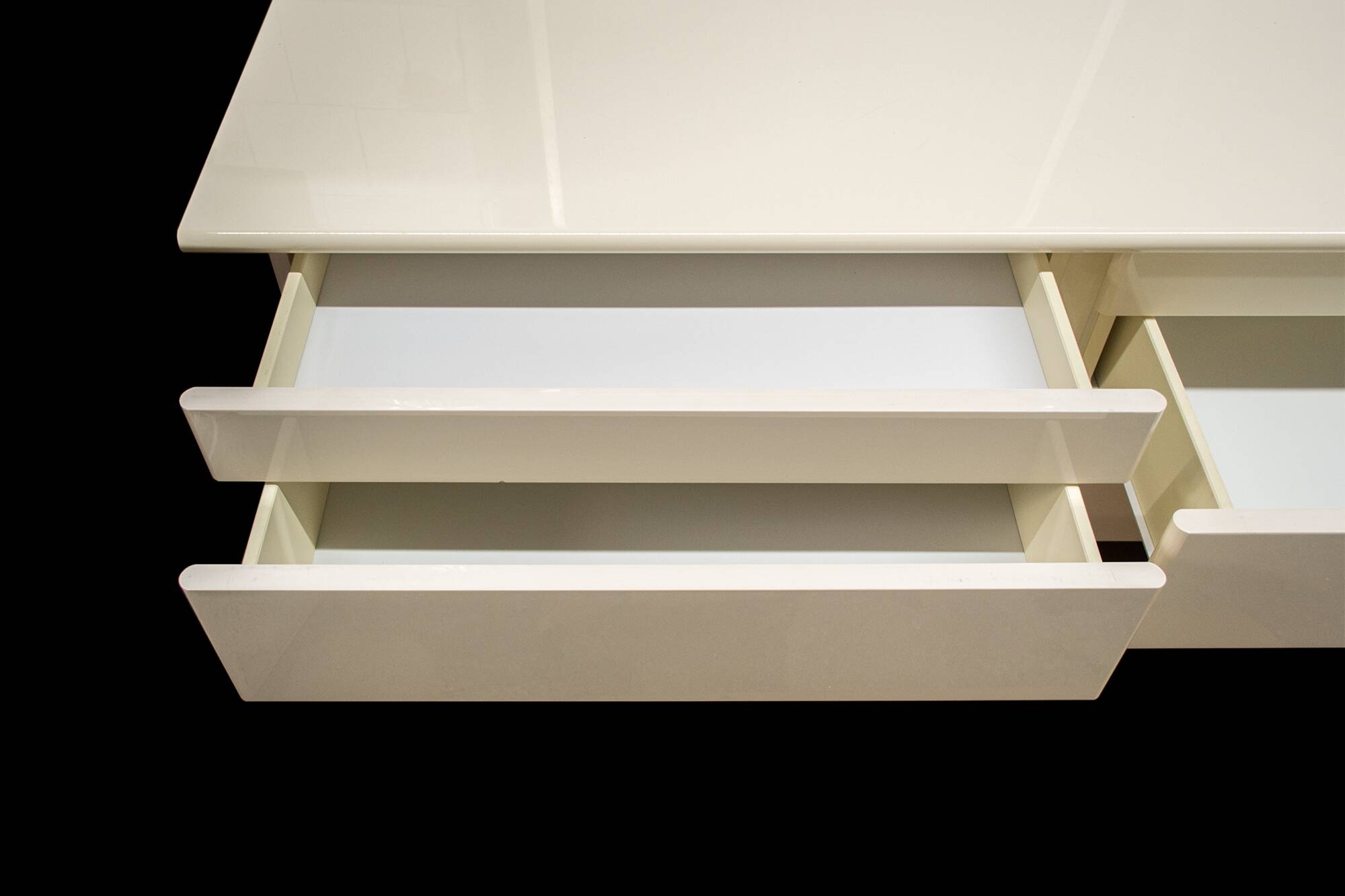 Cassettiera "Alanda" di Paolo Piva per B&B Italia 1970