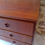 Scandinavian commodus/hairdresser