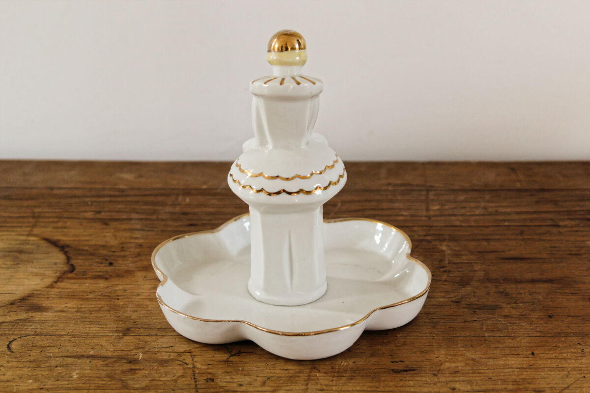 Empty pocket Pierrot art deco