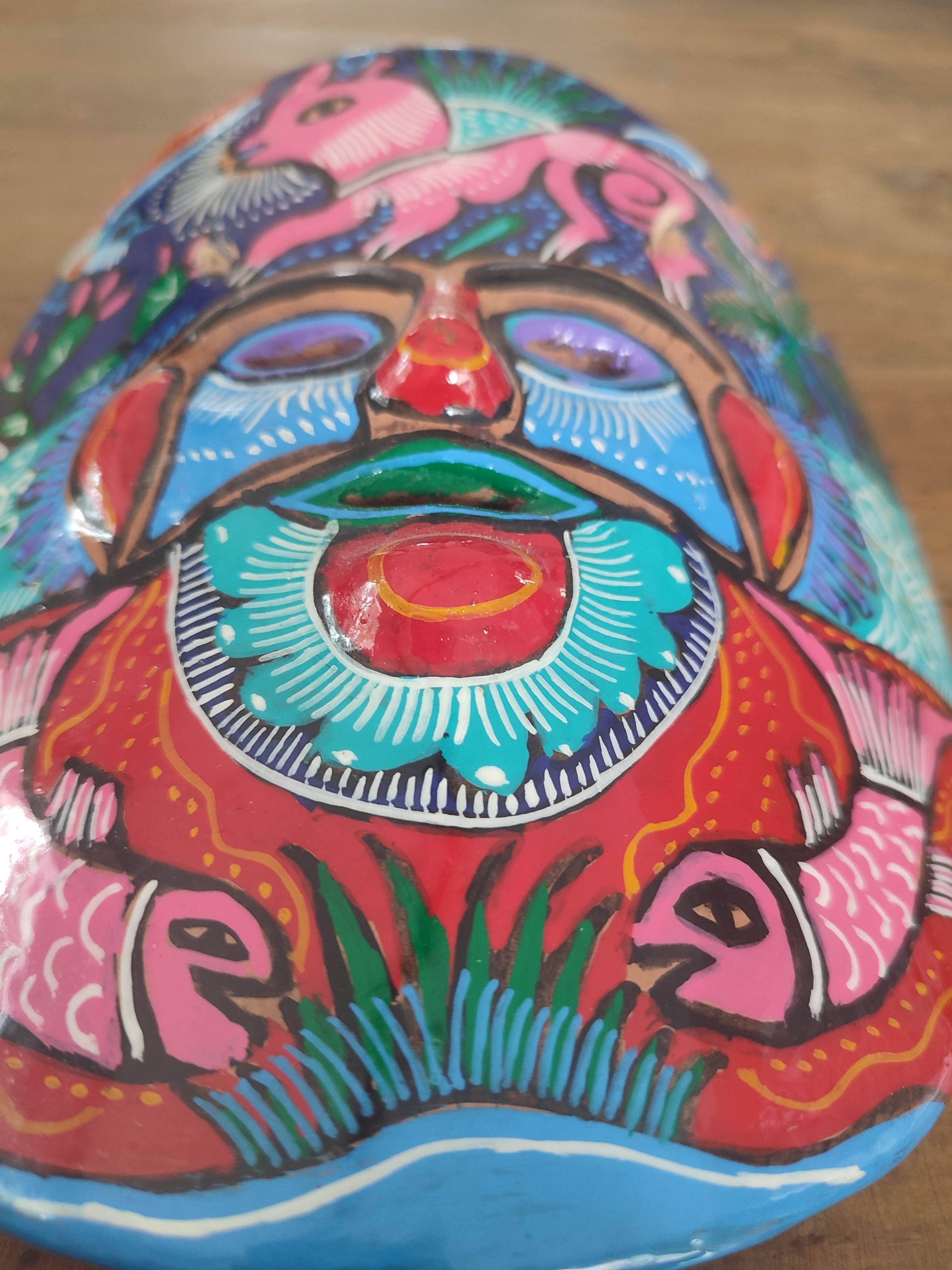 Masque mexicain peint à la main