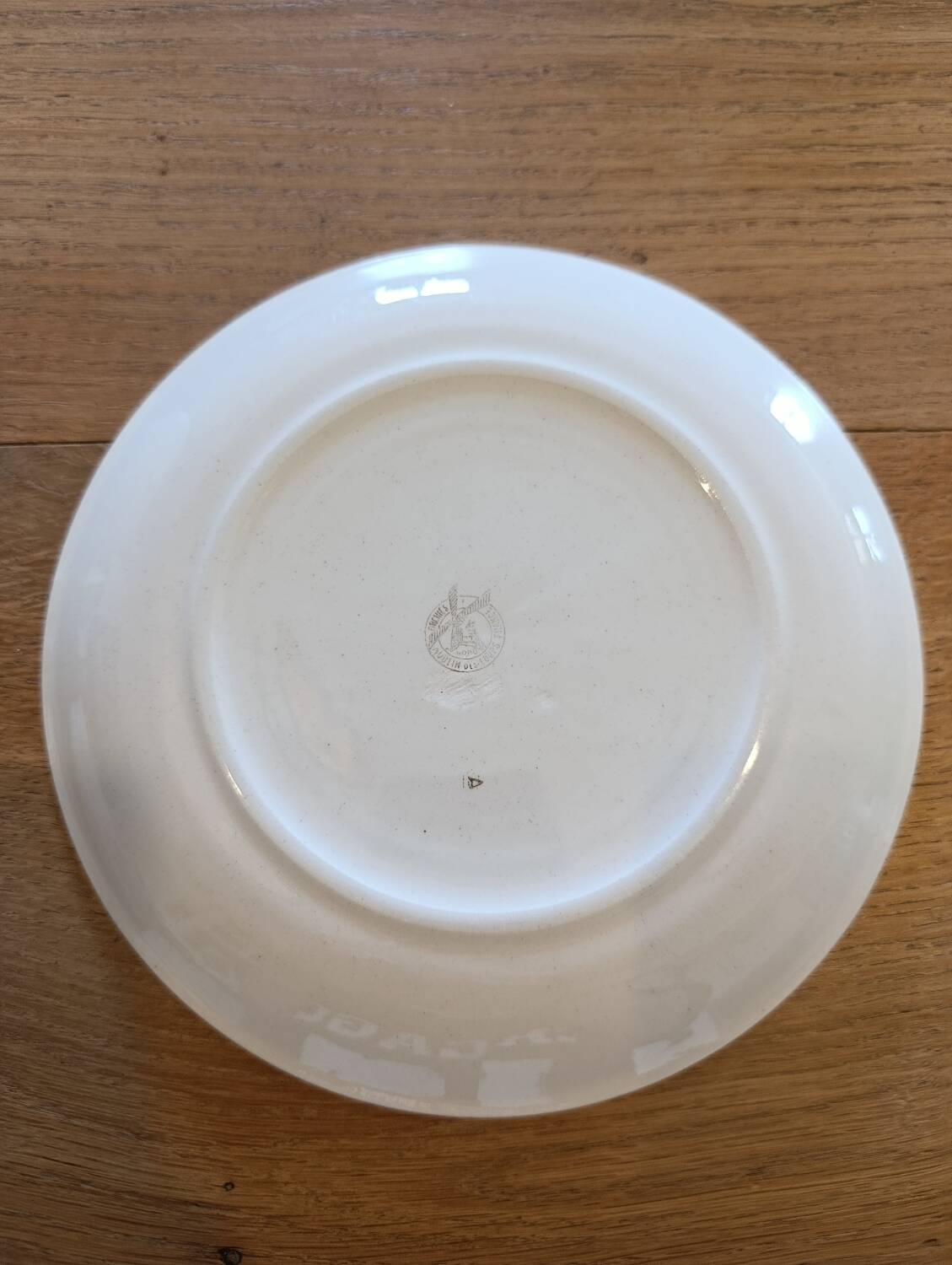 Set of 6 vintage Moulin des Loups plates