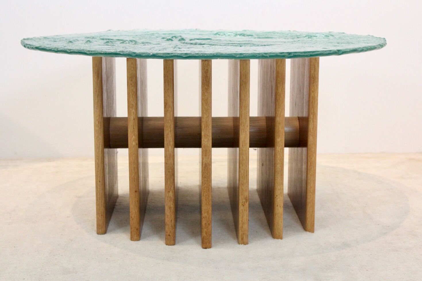 Table basse Heinz Lilienthal avec plateau en verre sculptural