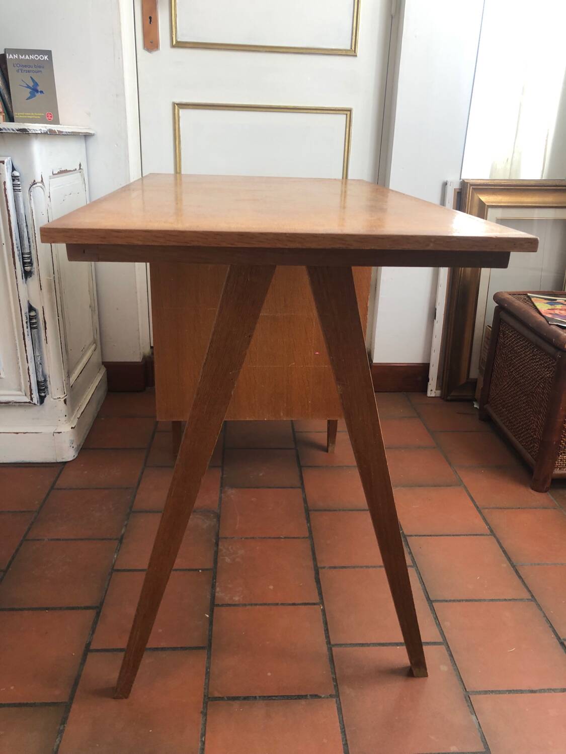 Vintage compass foot desk