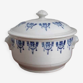 Saint Uze ceramic tureen