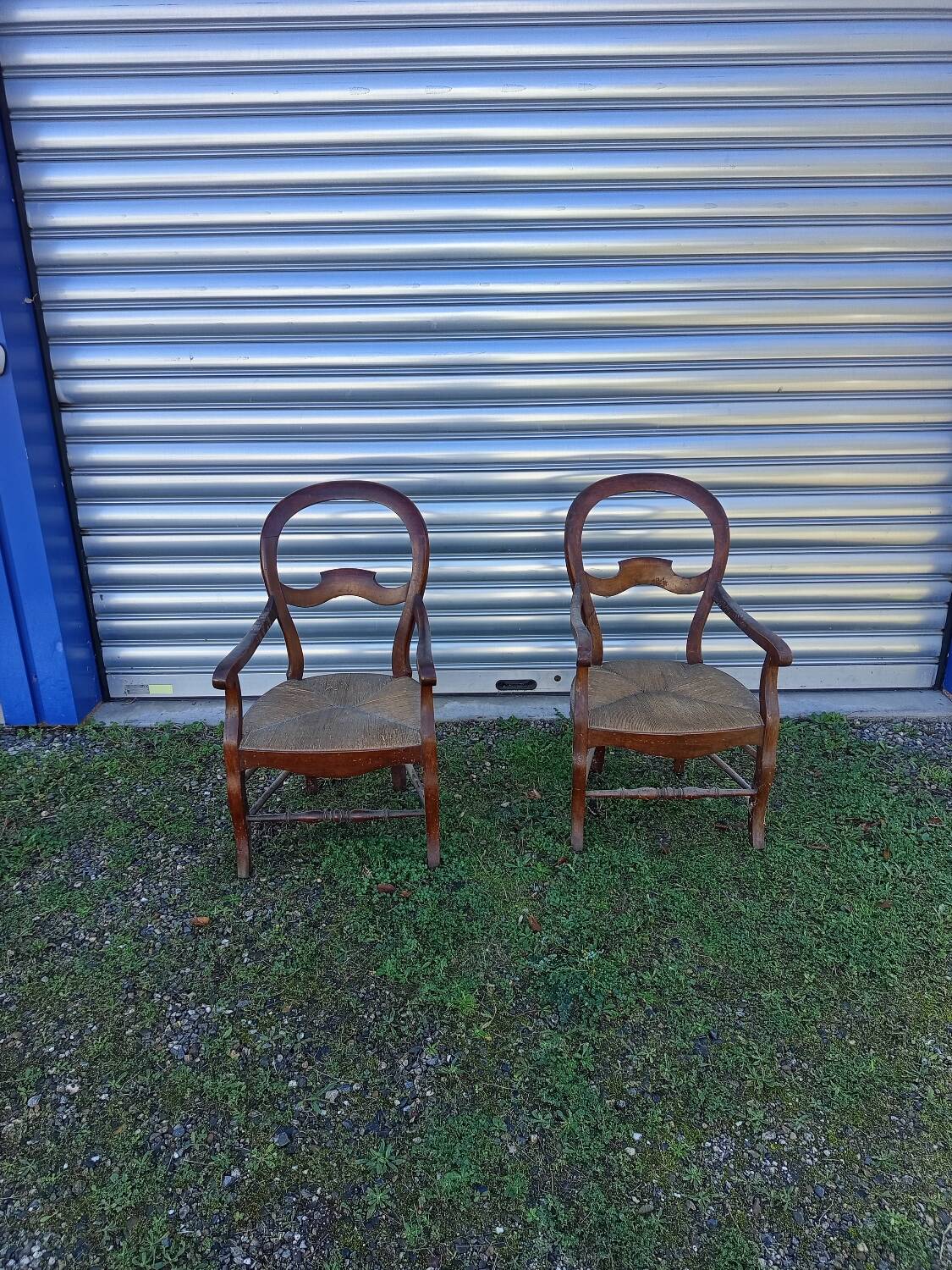 Paire de fauteuils anciens en bois massif – style Louis-Philippe / cam
