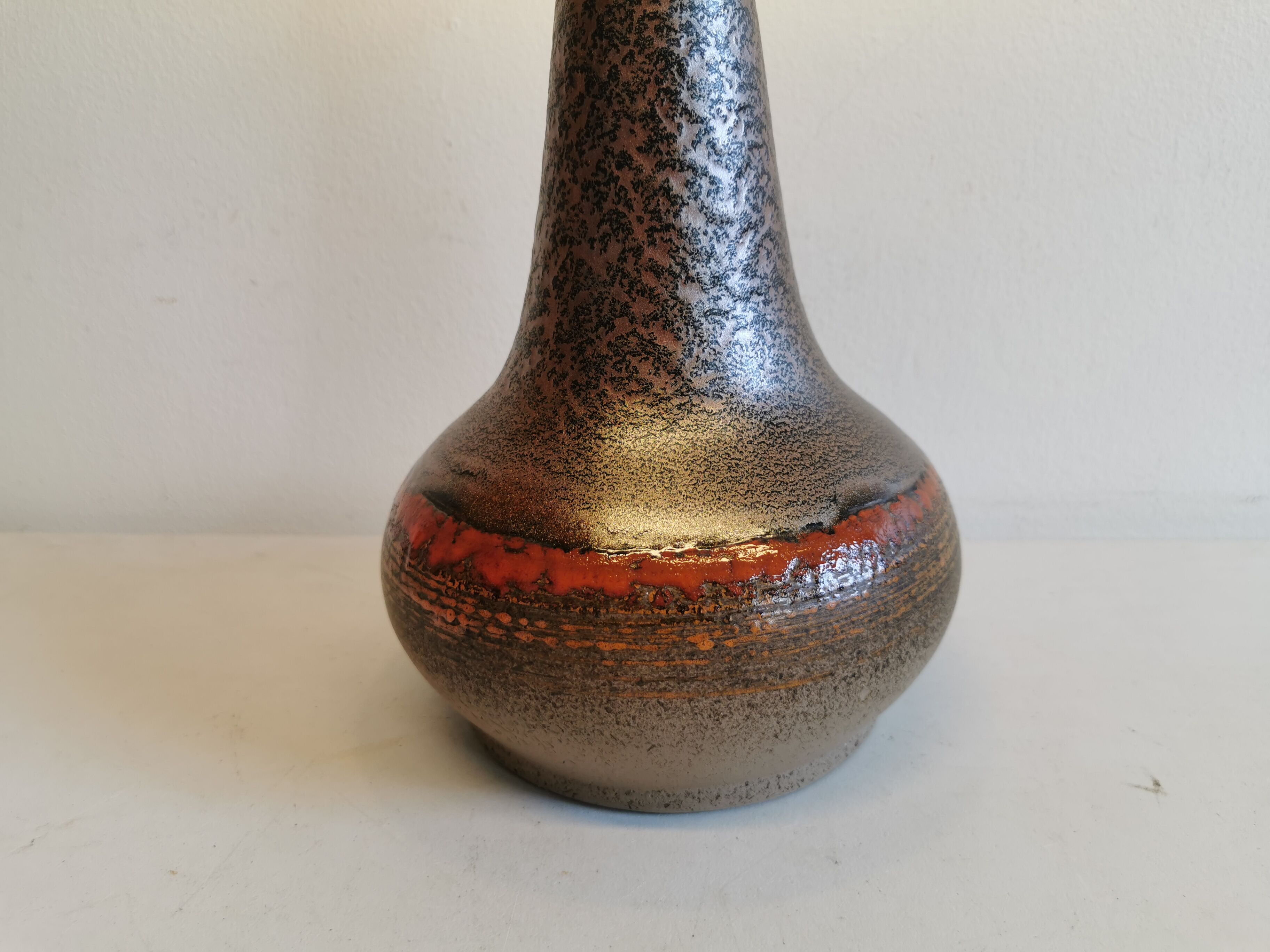 Swedish ceramic table lamp in metal glaze, from Tilgmans, estimated 1960s.